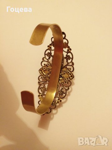 Разкошна Викторианска гривна с червен кабошон и прелестни филигранни орнаменти в цвят Антично злато, снимка 6 - Гривни - 28168753