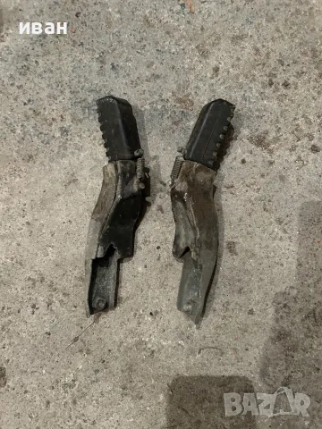 Степенки за крака на скутер