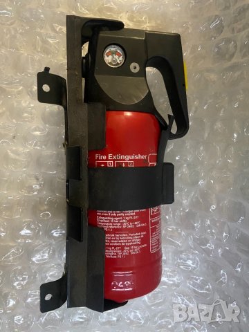 Авариен немски пожарогасител комплект за вграждане под седалка със стойка и кутия мерцедес w203 w204, снимка 5 - Части - 40394551
