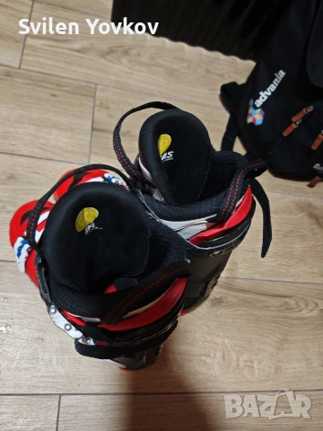 Продавам състезателни ски обувки fis Atomic , снимка 2 - Зимни спортове - 53609567