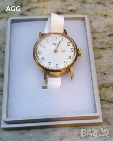 Механичен работещ часовник Луч СССР в оригиналната кутийка, снимка 2 - Антикварни и старинни предмети - 39658014