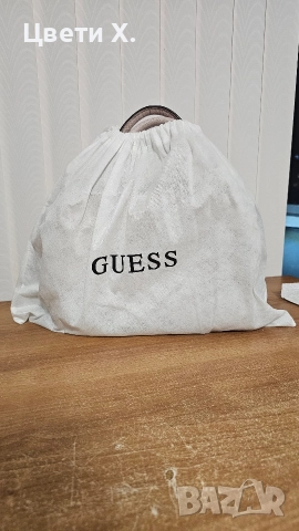 Дамска чанта Guess , снимка 2 - Чанти - 52673004