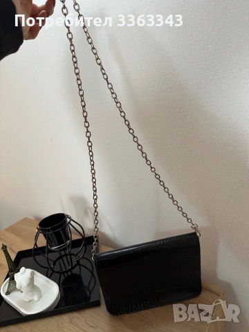 Черна чанта, снимка 2 - Чанти - 53483190