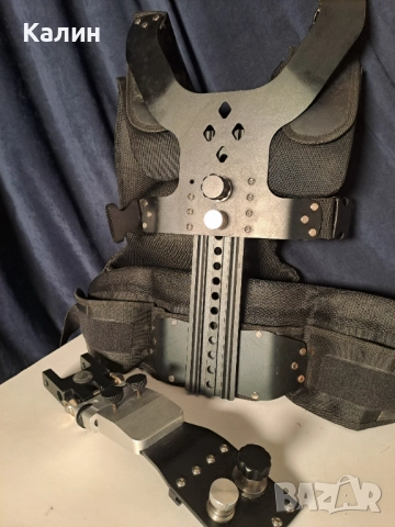 Професионална жилетка за видеозаснемане, снимка 3 - Чанти, стативи, аксесоари - 52173349