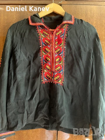 Фолклорна риза