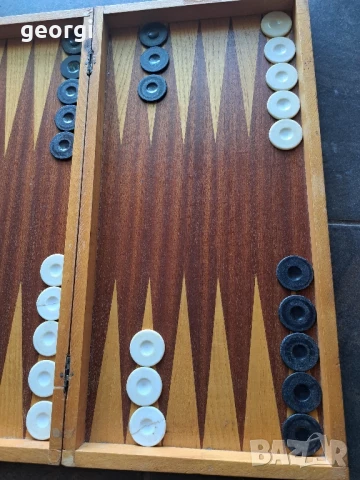 Стара табла за игра     8/4, снимка 2 - Шах и табла - 50996250