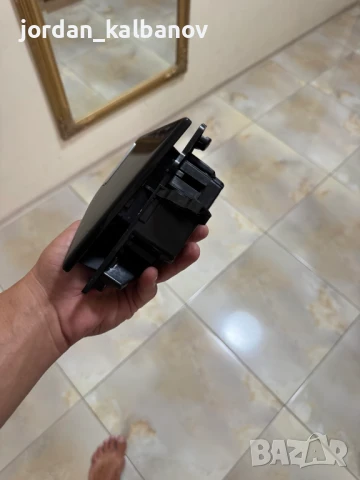 Пепелник на задна лява врата на Ауди Audi A8 D4 4H само за 100лв. 4h0857405 0423.311, снимка 3 - Части - 51069844