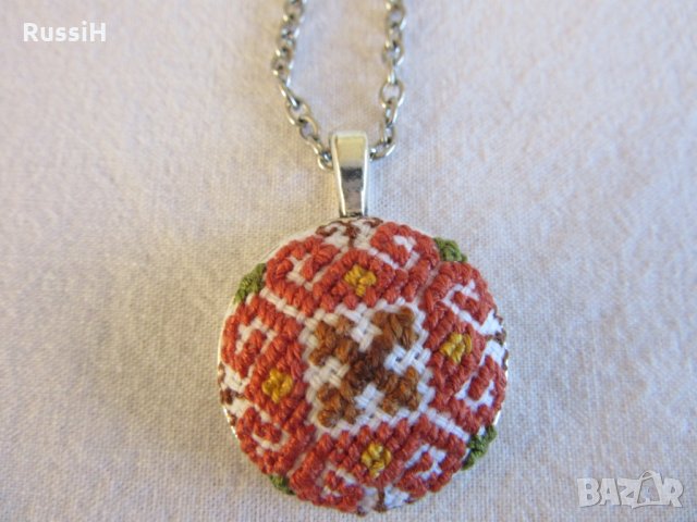 Ръчно бродирани бижута  с българска шевица, снимка 2 - Бижутерийни комплекти - 28672146