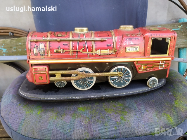 Стара ламаринена играчка/локомотив