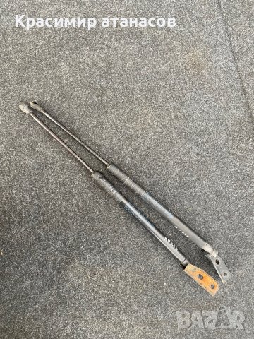 Амортисьор за багажник За Тойота Аурис.68960-02081