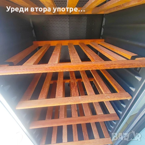 Хладилна витрина за вино Bosch, снимка 3 - Витрини - 50827557