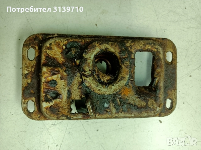 Брава преден капак Газ24.