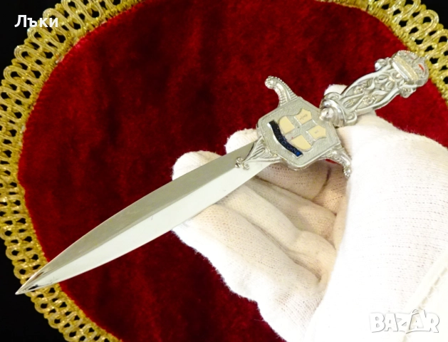 Посребрен нож за писма London,корона. 