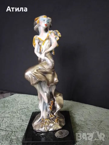 порцеланова статуетка 19/8 см посребрена