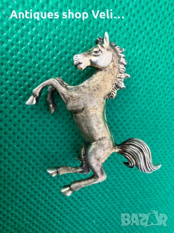 Сребърна брошка с позлата №7523 , снимка 2 - Колиета, медальони, синджири - 52129462