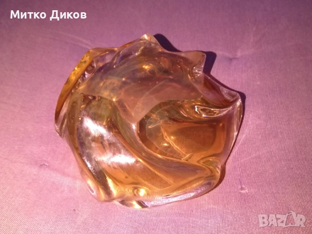 Масивен кехлибарен арт стъклен пепелник, който е ръчно изработен от духано стъкло. -1кг. фи 125мм, снимка 5 - Антикварни и старинни предмети - 52789180