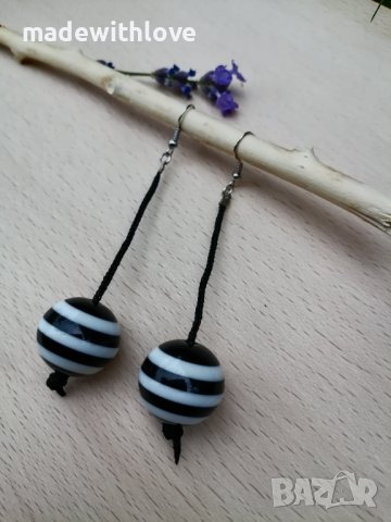 Ръчно изработен комплект колие и обеци - Черно и бяло, снимка 5 - Колиета, медальони, синджири - 43244625