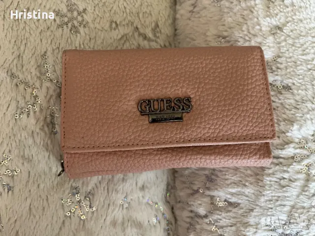 Дамски розов портфейл 