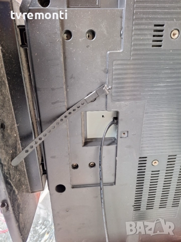 оригинална стойка крачета телевизор TOSHIBA REGZA Модел 32XV550PG, снимка 4 - Стойки, 3D очила, аксесоари - 51879194