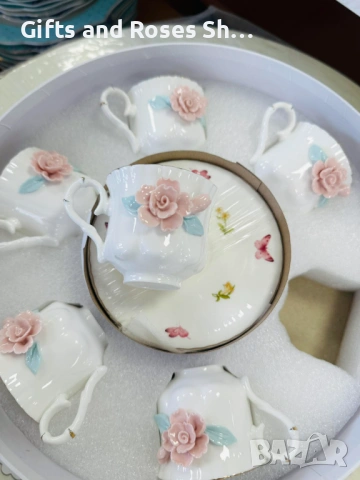 Сервиз за кафе, порцелан с 3 D розички - 6 чаши 100 мл с чинийки
