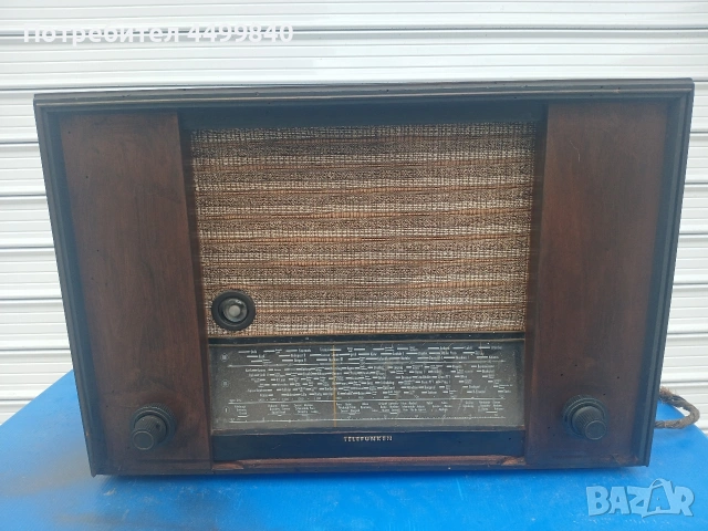 ПРОДАВАМ СТАР РАДИО АПАРАТ ( TELEFUNKEN-SUPER 065WK - 1940Г ) 