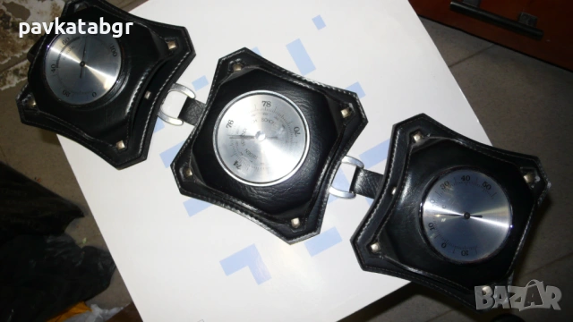 Часовник и барометър термометър