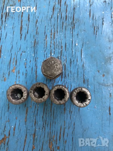 секретни болтове эа голф 4 оригинални, снимка 2 - Части - 33328838