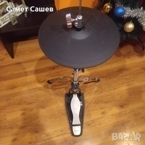 Roland vh 10 нов фус Стойка roland нова цена обща 550 лева тел 0879422557 0877821098 , снимка 2 - Ударни инструменти - 52887224