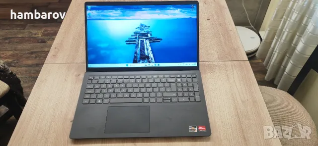 Супер мощен лаптоп Dell Vostro 3525 с 6-ядрен Ryzen 5-5625U и 15.6'' FHD 256 GB SSD 16GB Win11 , снимка 1