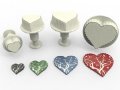 4 бр назъбени сърце сърца с релеф пластмасови с бутало форми резци за тесто фондан сладки декор , снимка 1 - Форми - 37912346