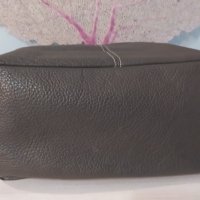 Сива кожена чанта – среден размер, снимка 6 - Чанти - 43223136