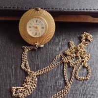 Механичен колекционерски часовник CHAIKA 17 JEWELS USSR дебела позлата перфектно състояние 38016, снимка 5 - Антикварни и старинни предмети - 40757076
