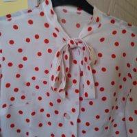 Тънка риза коприна бяла на червени точки с панделка, снимка 2 - Ризи - 33345899