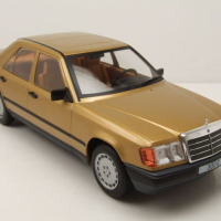 Mercedes 300 E W124 1984 - мащаб 1:18 на MCG моделът е нов в кутия, снимка 8 - Колекции - 44876001