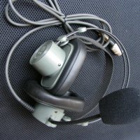 Професионални комуникационни слушалки с микрофон AKG Q-34, снимка 2 - Слушалки и портативни колонки - 38387294