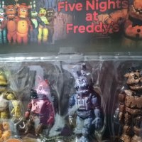 4 бр Five Nights at Freddy's Freddy Фреди нощи светещи пластмасови играчки играчка игра фигурки, снимка 1 - Фигурки - 43515994