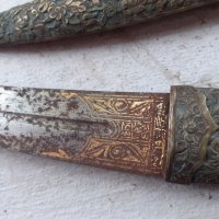 Стара османска кама нож златна калиграфия чеканка, снимка 2 - Антикварни и старинни предмети - 38274735