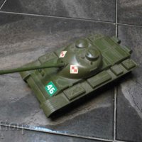 Играчка Танк Т55 на 50 години, снимка 2 - Колекции - 43967966