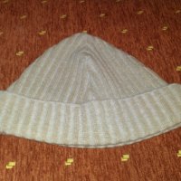 Зимна шапка-HUGO BOSS, снимка 1 - Шапки - 27518615