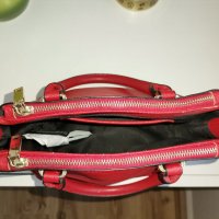 Дамска чанта MANGO, червена, с три разделения, дълга подвижна дръжка, златни ципове, много запазена, снимка 13 - Чанти - 35077096