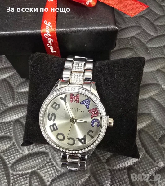 Marc Jacobs Ръчен Сребрист Часовник С Бял Циферблат И Кристали В Кутия Код VL-117, снимка 1