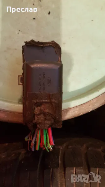 Част от окабеляване на таблото на Форд Фокус 1.6Е, хечбек, 1998-1999 година, снимка 1