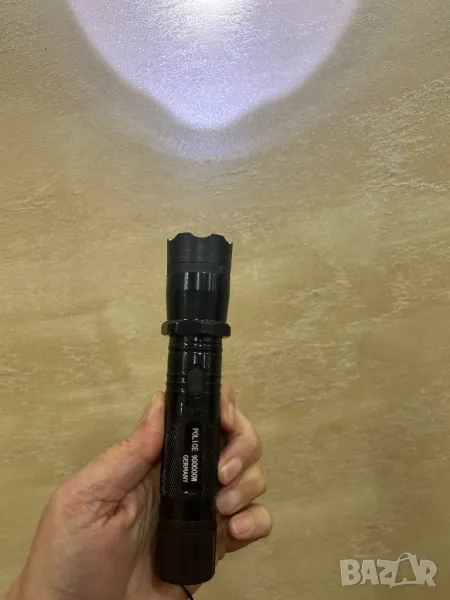 Нов полицейски фенер с лазер и електрошок, снимка 1