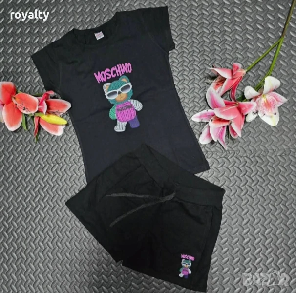  Moschino дамски екипи Различни цветове , снимка 1