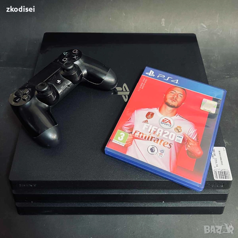 Конзола SONY - PS4 PRO с 1бр. джойстик и 1бр. игра, снимка 1