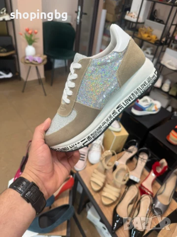 Дамски сникърси Love Moschino JA15113G  225 лв., снимка 6 - Маратонки - 51064625