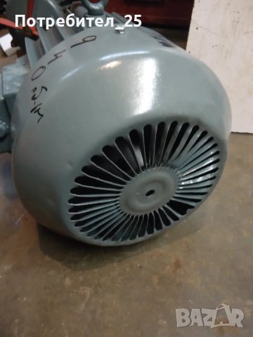 Трифазен ел. мотор 3кв -940об/мин., снимка 5 - Електродвигатели - 50414841