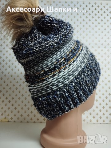 Дамска плетена шапка с папулка- мпш44, снимка 2 - Шапки - 43302216