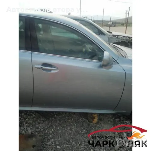 Врата предна дясна Лексус IS220, снимка 1