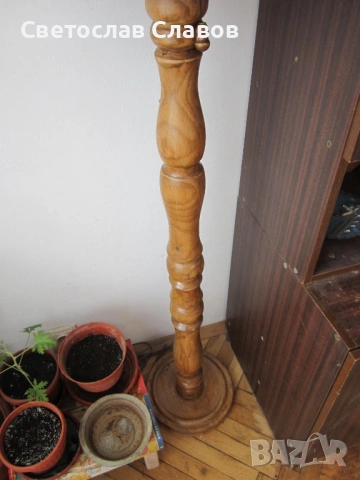 Висок лампион със стойка от червен американски дъб с различни шапки 5, снимка 3 - Лампиони - 53582185